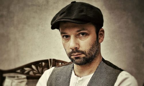 Szelki czy pasek – walka klasyki ze współczesnością