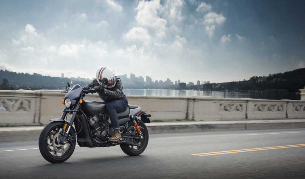 HARLEY-DAVIDSON PREZENTUJE NOWY MOTOCYKL STREET ROD