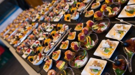 Deli Catering wsparła kulinarnie VBS 2018 LIFESTYLE, Żywienie - Największe wydarzenie dla profesjonalnych kandlowców B2B dobiegło końca. Event wsparł kulinarnie lider na rynku usług cateringowych w zakresie kulinariów eventowych, marka Deli Catering.