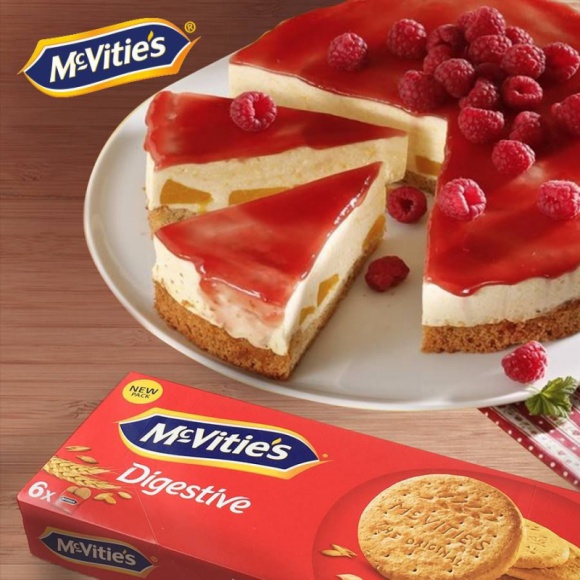Brzoskwiniowy tort Melba od McVitie’s na wiosenne przyjęcie LIFESTYLE, Żywienie - Tort brzoskwiniowy Melba na bazie ciasteczek McVitie’s skradnie serce każdego, kto tylko spróbuje. Dzięki temu przepisowi, zostaniesz mistrzem słodkości!