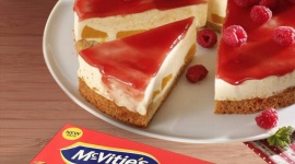 Brzoskwiniowy tort Melba od McVitie’s na wiosenne przyjęcie