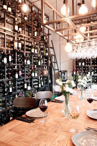 BĄDŹ JAK SOMMELIER – CZYLI DOWIEDZ SIĘ, JAK DOBRAĆ WINO DO POSIŁKU!