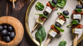 Wiosna na talerzu – przepisy, które dodadzą Ci energii na cały dzień LIFESTYLE, Żywienie - Wiosna to najlepszy czas, aby włączyć produkty sezonowe do swojego menu. W jakie produkty warto zaopatrzyć się, aby wiosna zagościła na talerzu? Sprawdźcie sami!