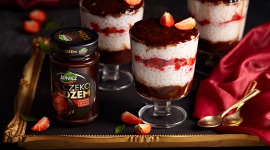 Spróbuj lekkich, zmysłowych przyjemności! LIFESTYLE, Żywienie - W tym roku piękna, słoneczna pogoda zawitała do nas wcześniej niż zwykle! Wraz ze zmianą garderoby na letnią, zmieniamy też nasze menu. Mamy ochotę na pyszne, lekkie przekąski. Teraz, latem możemy cieszyć się ich smakiem na każdym kroku!