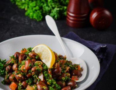 Sałatki z gotowanym bobikiem