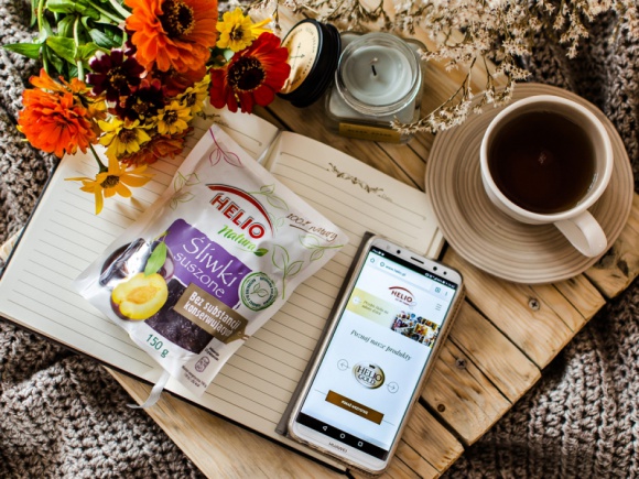 Śliwki- symbol polskiej jesieni LIFESTYLE, Żywienie - 23 września to nie tylko pierwszy dzień astronomicznej jesieni. W tym dniu swoje święto obchodzi także śliwka, która stała się symbolem nadchodzącej nowej pory roku. Korzystajmy ze smakowitych darów jesieni i zaprośmy do kuchni śliwki suszone, najlepiej z gamy HELIO Natura!