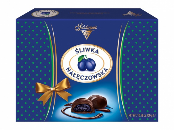 Nowy wizerunek Śliwki Nałęczowskiej. Jeszcze bardziej stylowy i elegancki! LIFESTYLE, Żywienie - Śliwka Nałęczowska zyskała nowy wizerunek. Dzięki odświeżonej grafice opakowań, marka stała się bardziej stylowa i elegancka. Wszystko za sprawą połączenia oldschoolowego designu z nutką nowoczesności. Na sklepowych półkach w nowej odsłonie pojawi się jesienią.