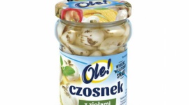 Czosnek z ziołami w oleju: inspiracja do orientalnej przygody LIFESTYLE, Żywienie - Tak jak w średniowiecznej Europie czosnek chronił przed złymi mocami, tak współcześnie czosnek z ziołami w oleju OLE! ochroni Twój stół przed kulinarną nudą i brakiem wyrazistości.