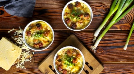 Nowy rok rozpoczynamy karnawałem! Zobacz nasze pomysły na imprezowe menu LIFESTYLE, Żywienie - Karnawał to idealny moment na spotkania towarzyskie i huczne przyjęcia. Tym bardziej, że trwa on aż do początku marca. Aby zabawa była udana musisz zadbać o dobrą muzykę, efektowne dekoracje, ale i ciekawe menu. Jakie potrawy przyrządzić?