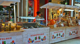 Jarmark Produktów Regionalnych 16 – 19 stycznia LIFESTYLE, Żywienie - Od środy 16 stycznia Port Łódź zaprasza na noworoczny Jarmark Produktów Regionalnych, który funkcjonować będzie w Centrum do soboty 19 stycznia. Stoiska wystawców zlokalizowane będą obok sklepu Media Markt.
