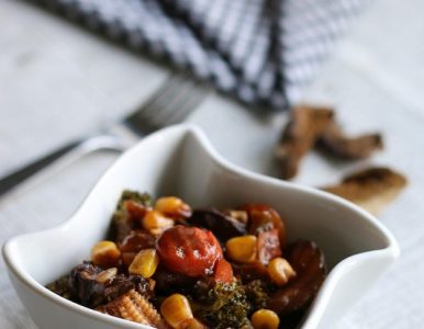 Przepis na duszone warzywa z tofu i grzybami – aromatyczne danie na każdą okazję