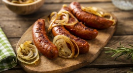 Trzy odsłony grilla – pomysły na pyszną kiełbasę, kaszankę i szaszłyki