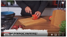 Zwieger uczy gotowania i kuchennych trików. Rusza nowy projekt marki LIFESTYLE, Żywienie - Jak szybko i skutecznie obrać imbir lub pokroić paprykę? Eksperci marki Zwieger zdradzają technikę przygotowywania posiłków oraz sztuczki upraszczające ten proces w krótkich filmach z serii „Szkoła gotowania” i „Triki w kuchni”, dostępnych w portalach YouTube i Facebook.