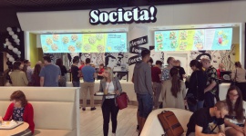 Nowa, inspirowana włoskimi smakami restauracja Societa otworzyła się w Blue City LIFESTYLE, Żywienie - Societa serwuje pasty oraz panini, których składniki można samodzielnie komponować. W ofercie restauracji są również desery i lemoniady.