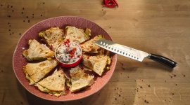 Śniadanie do szkoły, lunch do pracy? Proste menu dla całej rodziny LIFESTYLE, Żywienie - Dzieci wróciły do szkoły, a w ich śniadaniówkach wieje nudą? Chętnie urozmaicisz swój lunch bez czasochłonnego gotowania? Poznaj nasze propozycje prostych, ciekawych posiłków, które zadowolą całą rodzinę. Jedzenie zabierane z domu może być różnorodne i oryginalne!