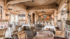 GÓRALSKA TRADYCJA NAJLEPSZA W ZAKOPANEM WEDŁUG GAULT & MILLAU LIFESTYLE, Żywienie - Po raz pierwszy w historii restauracja z Zakopanego otrzymała dwie czapki kucharskie w „Żółtym Przewodniku Gault & Millau”.
