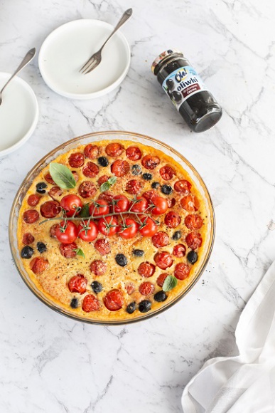 PRZEPIS: Clafoutis z pomidorkami cherry i czarnymi oliwkami drylowanymi OLE! LIFESTYLE, Żywienie - PRZEPIS: Clafoutis z pomidorkami cherry i czarnymi oliwkami drylowanymi OLE!