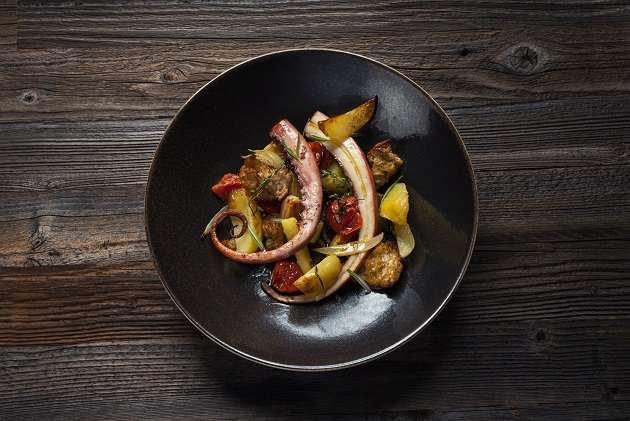 Chorwacka ośmiornica pieczona z ziemiankami i chlebem1