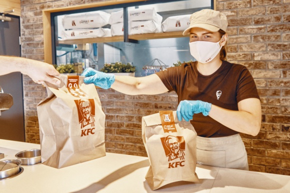 KFC przekazało potrzebującym ponad 1,5 mln posiłków LIFESTYLE, Żywienie - Światowy Dzień Żywności, obchodzony 16 października, co roku zwraca uwagę na problem marnowania jedzenia, które jest obecnie jednym z największych etycznych i społecznych wyzwań na świecie.