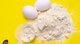 Jajo z proszku, czyli niedoceniany bliźniak świeżego jaja. LIFESTYLE, Żywienie - Produkty z jaj, czyli proszki oraz płynna masa jajowa są chętnie wykorzystywane w gastronomii czy produkcji, dzięki długiej dacie do spożycia oraz zachowaniu swoich właściwości funkcjonalnych. Jednak w Polsce są rzadko używane w domowych kuchniach. Dlaczego tak się dzieje?