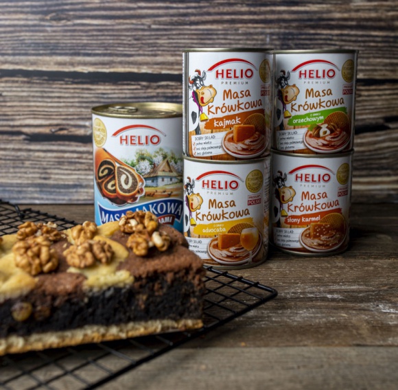 Masy do ciast HELIO z naturalnie dobrym składem! LIFESTYLE, Żywienie - Masa makowa z bakaliami HELIO to sprawdzony pomocnik w kuchni podczas każdych wypieków, tak jak masy krówkowe HELIO, które specjalnie na święta – pojawiły się w nowej PREMIUM odsłonie!